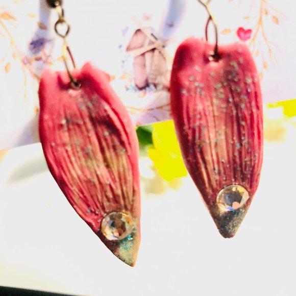 New Unused Fairy Leaf Dangle Earrings Fashion Fun Hand-Made Original - Picture 1 of 1